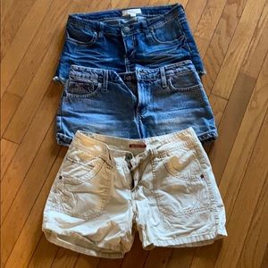 Lot of Women’s shorts size 5-6 .